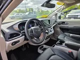 2023 Chrysler Pacifica photo 19