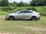 2019 Lexus IS photo 2