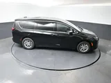 2027 Chrysler Pacifica photo 32