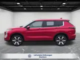 2025 Mitsubishi Outlander photo 2