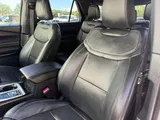 2022 Ford Explorer photo 25