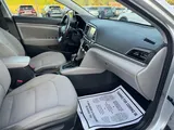 2019 Hyundai Elantra photo 11