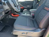 2027 Nissan Frontier photo 10