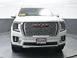 2023 GMC Yukon photo 8