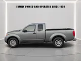 2017 Nissan Frontier photo 4