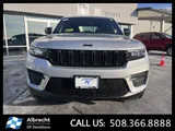 2025 Jeep Grand Cherokee photo 8