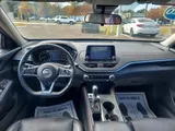 2020 Nissan Altima photo 16