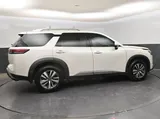 2024 Nissan Pathfinder photo 8