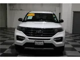 2022 Ford Explorer photo 2