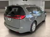 2021 Chrysler Pacifica photo 6