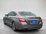 2016 Nissan Altima photo 4