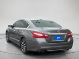 2016 Nissan Altima photo 4