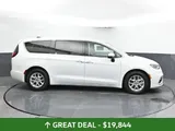 2023 Chrysler Pacifica photo 4