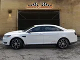 2013 Ford Taurus photo 2