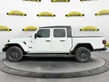 2026 Jeep Gladiator photo 2