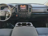 2023 Nissan Titan photo 13