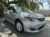 2017 Chrysler Pacifica photo 8