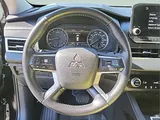 2022 Mitsubishi Outlander photo 16