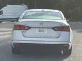 2025 Nissan Altima photo 8