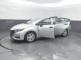 2025 Nissan Versa photo 34
