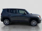 2023 Jeep Renegade photo 4
