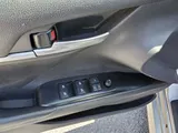 2019 Toyota Camry photo 19