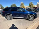 2022 Nissan Pathfinder photo 5