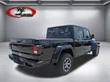 2024 Jeep Gladiator photo 5