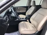 2021 Ford Explorer photo 15