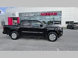 2024 Nissan Frontier photo 36
