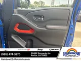 2025 Nissan Frontier photo 14