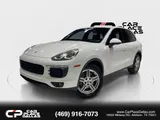 2016 Porsche Cayenne photo 2