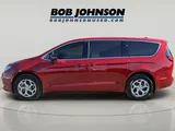 2024 Chrysler Pacifica photo 4