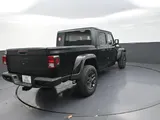 2026 Jeep Gladiator photo 8