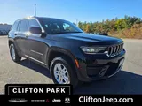 2023 Jeep Grand Cherokee photo 3