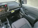2026 Nissan Frontier photo 11