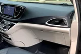 2024 Chrysler Pacifica photo 15