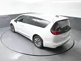 2023 Chrysler Pacifica photo 21