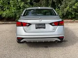 2025 Nissan Altima photo 4