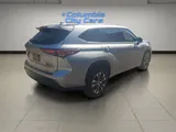 2022 Toyota Highlander photo 7