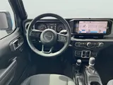 2026 Jeep Gladiator photo 21