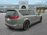 2025 Chrysler Pacifica photo 3