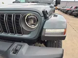 2026 Jeep Gladiator photo 9