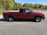 2002 Chevrolet S-10 photo 4