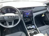 2025 Jeep Grand Cherokee photo 13