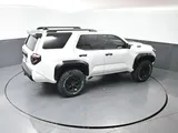 2025 Toyota 4Runner photo 32