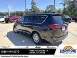 2023 Chrysler Pacifica photo 5