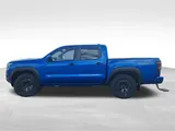 2027 Nissan Frontier photo 4