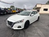 2020 Nissan Altima photo 1