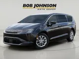 2027 Chrysler Pacifica photo 7
